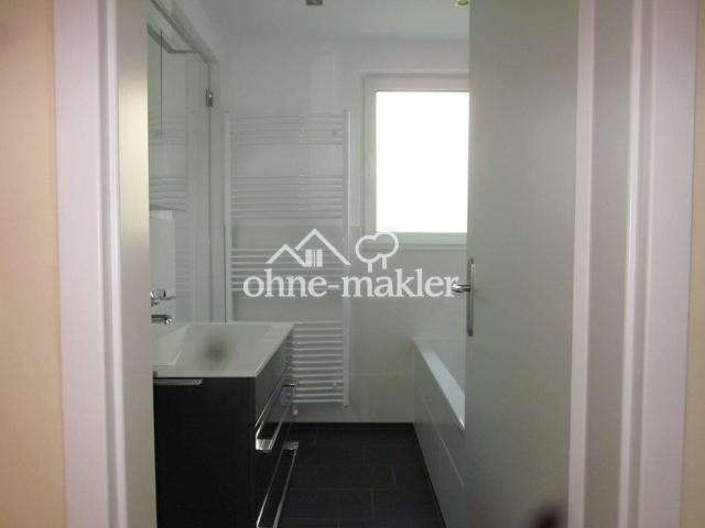 Bad m. Wanne/Dusche/Dampfsauna