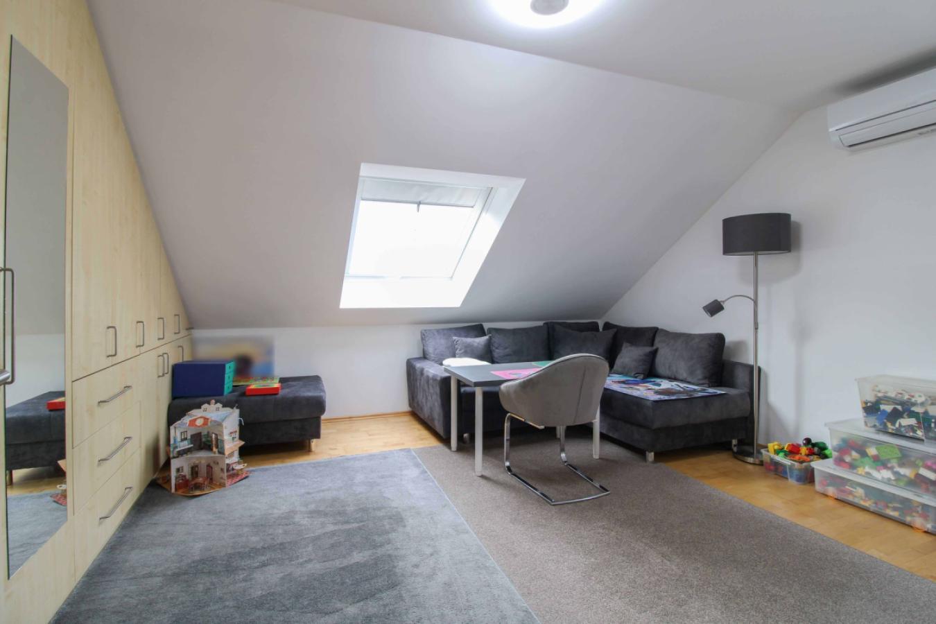 Schlafzimmer III, 2.OG