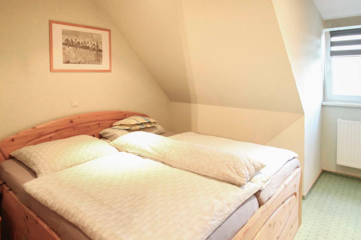 Schlafzimmer DG