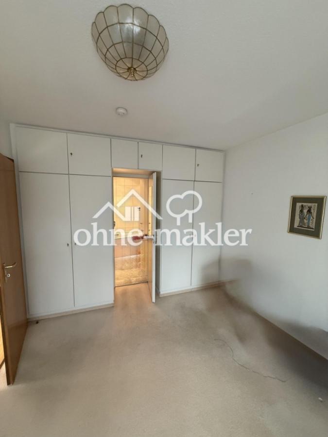 Gegenstände weg retuschieren. 