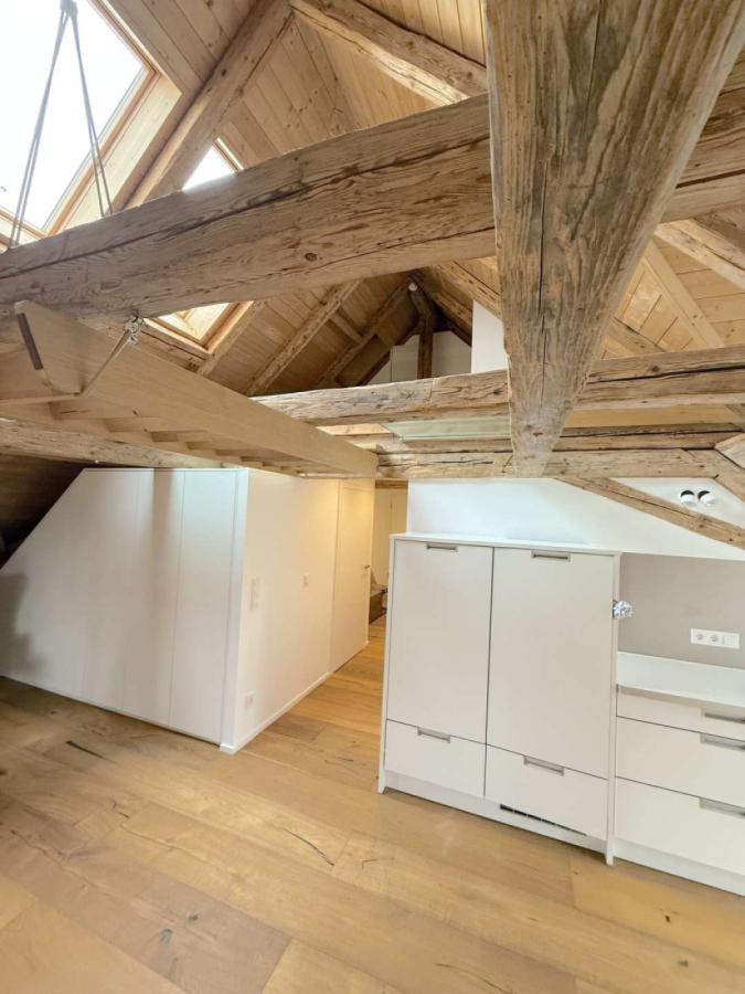 Spitzboden mit Zugtreppe