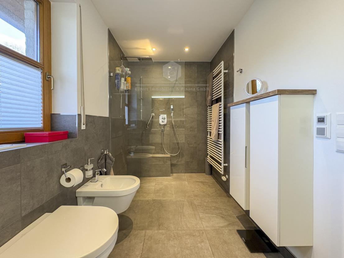 Badezimmer Erdgeschoss 3