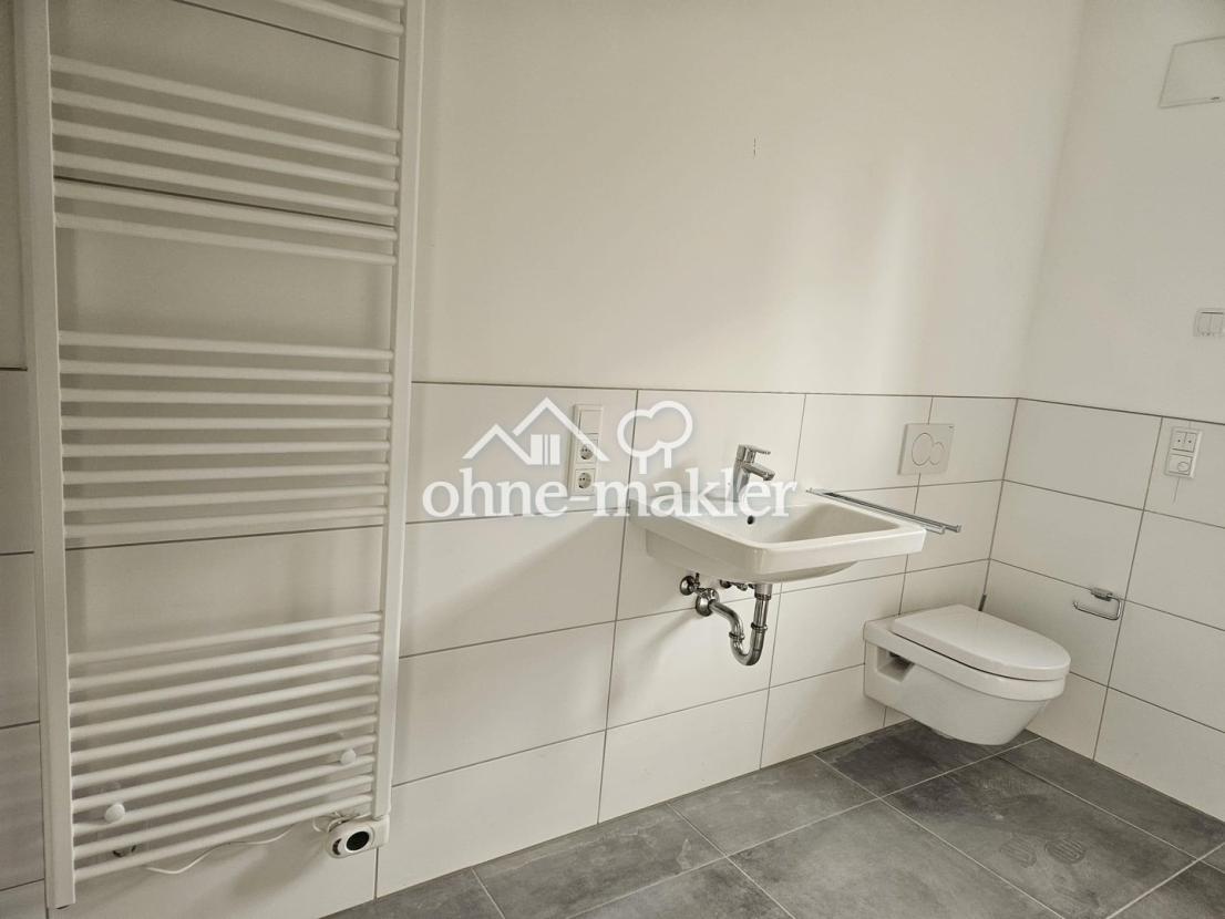 Tageslichtbad, Waschbecken, WC