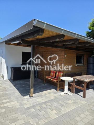 Schuppen an der Garage