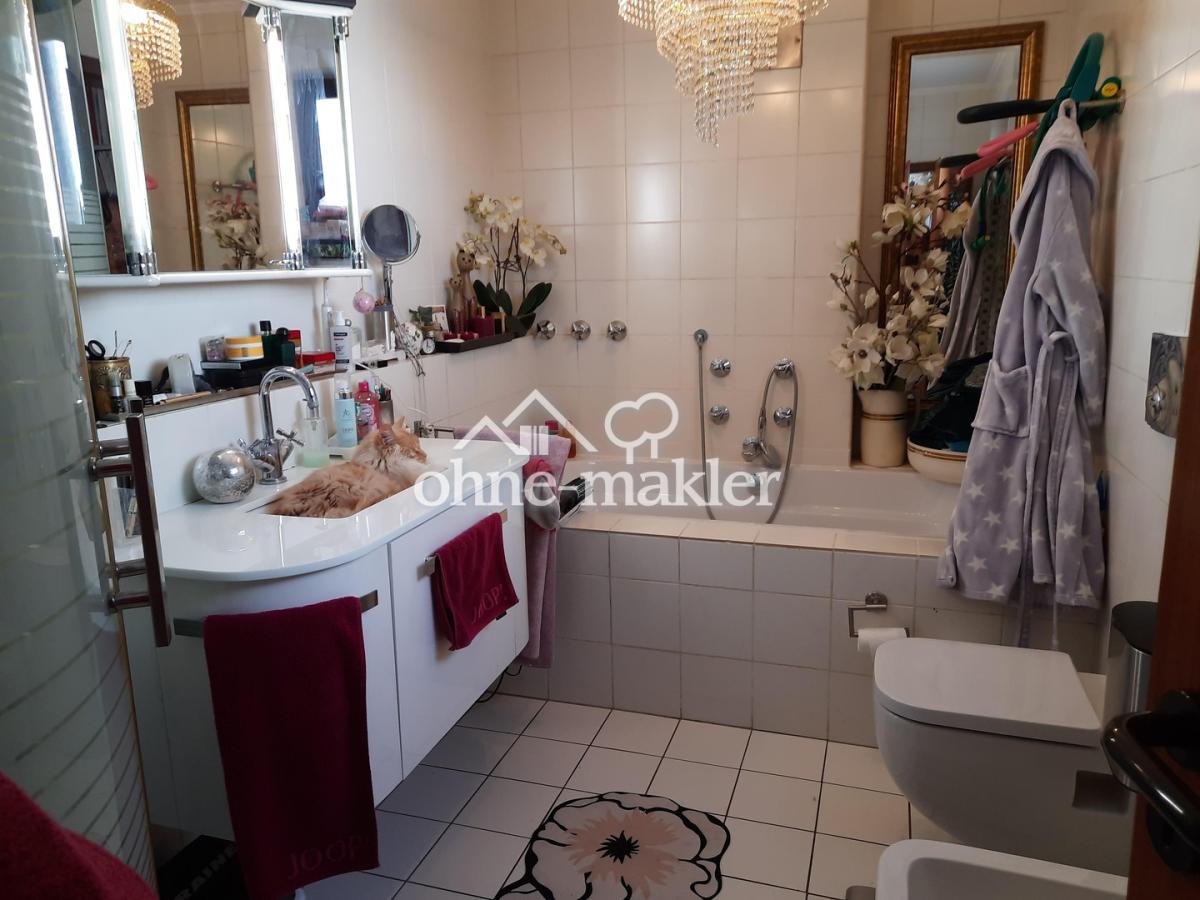 Bad Wanne + Dusche+Bidet+WC