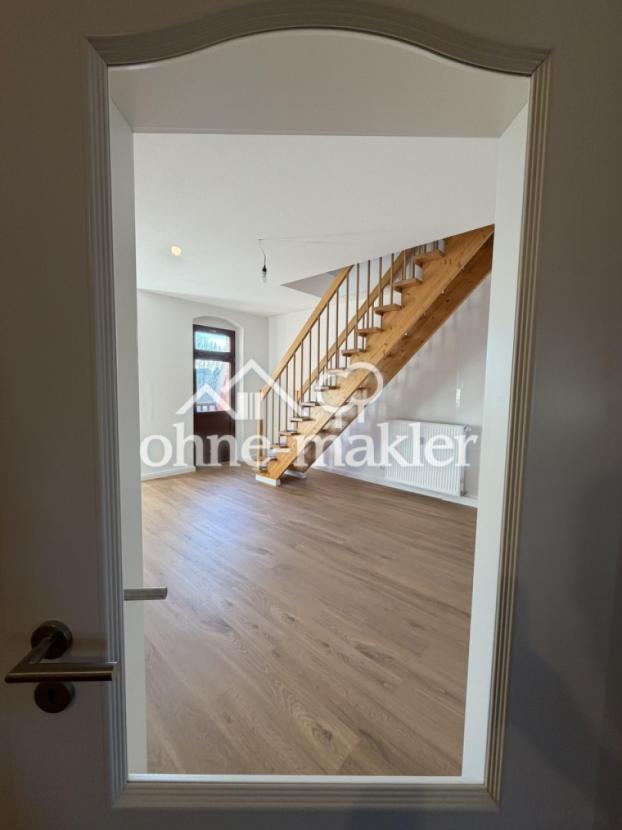 Blick aus Flur ins WoZi