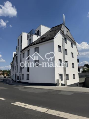 Front des Wohnhauses + TG 