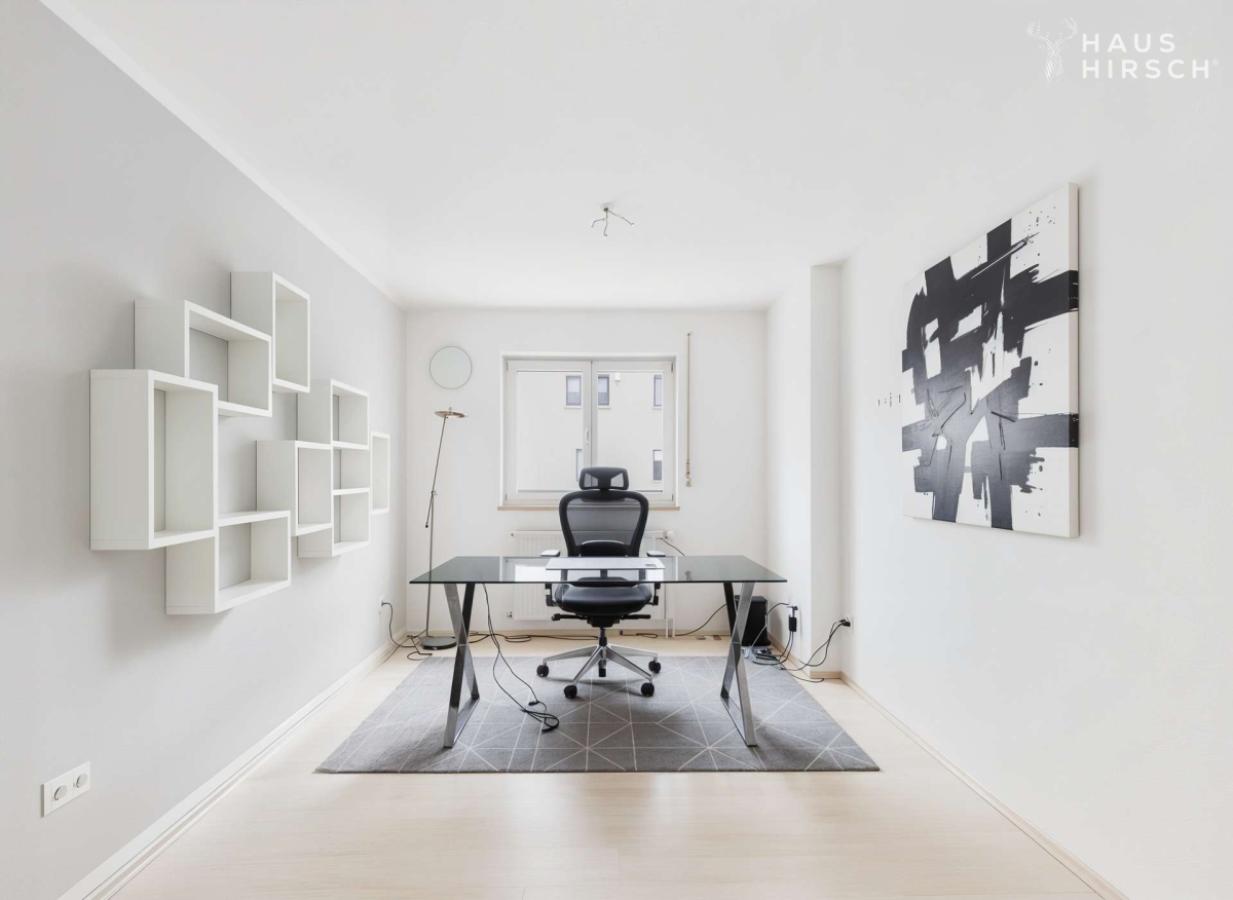 Arbeitszimmer Möbliert