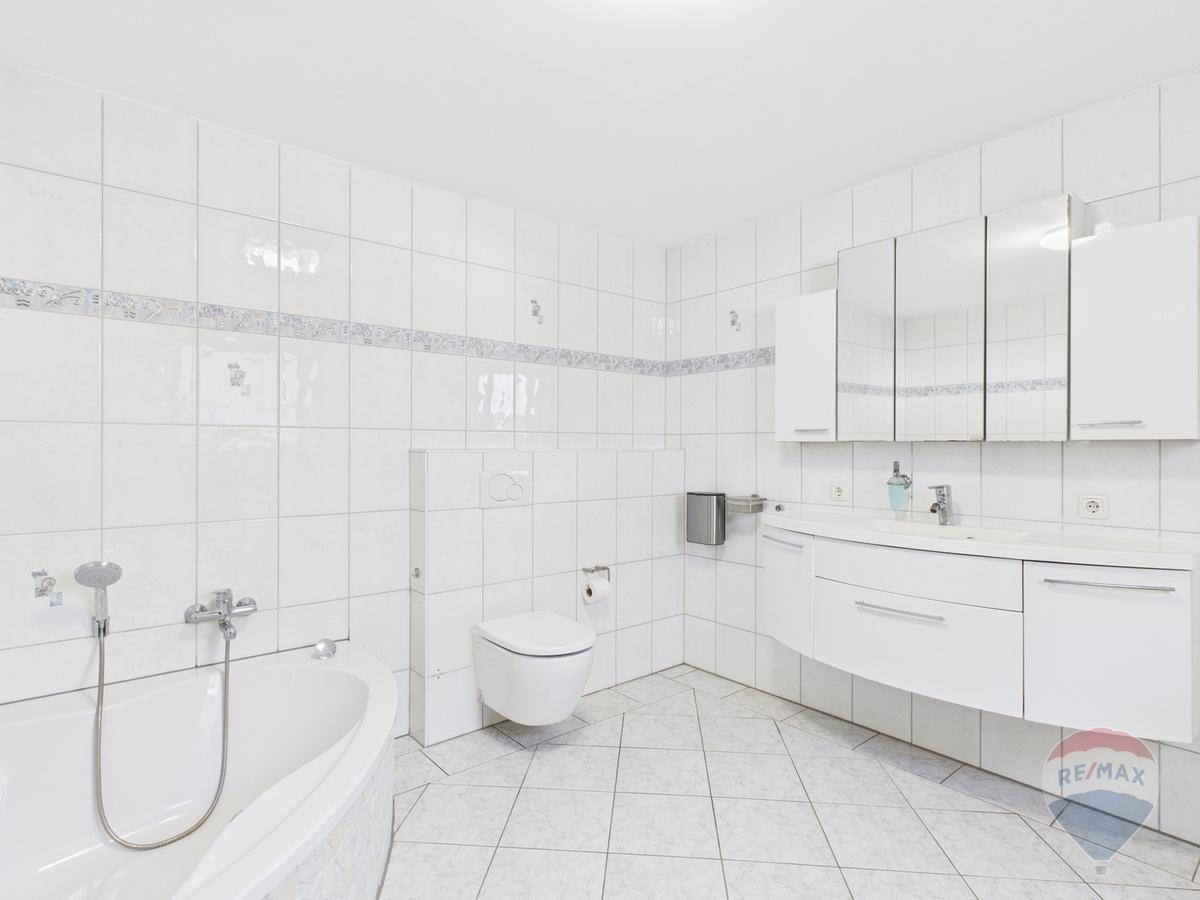 Badezimmer im Erdgeschoss