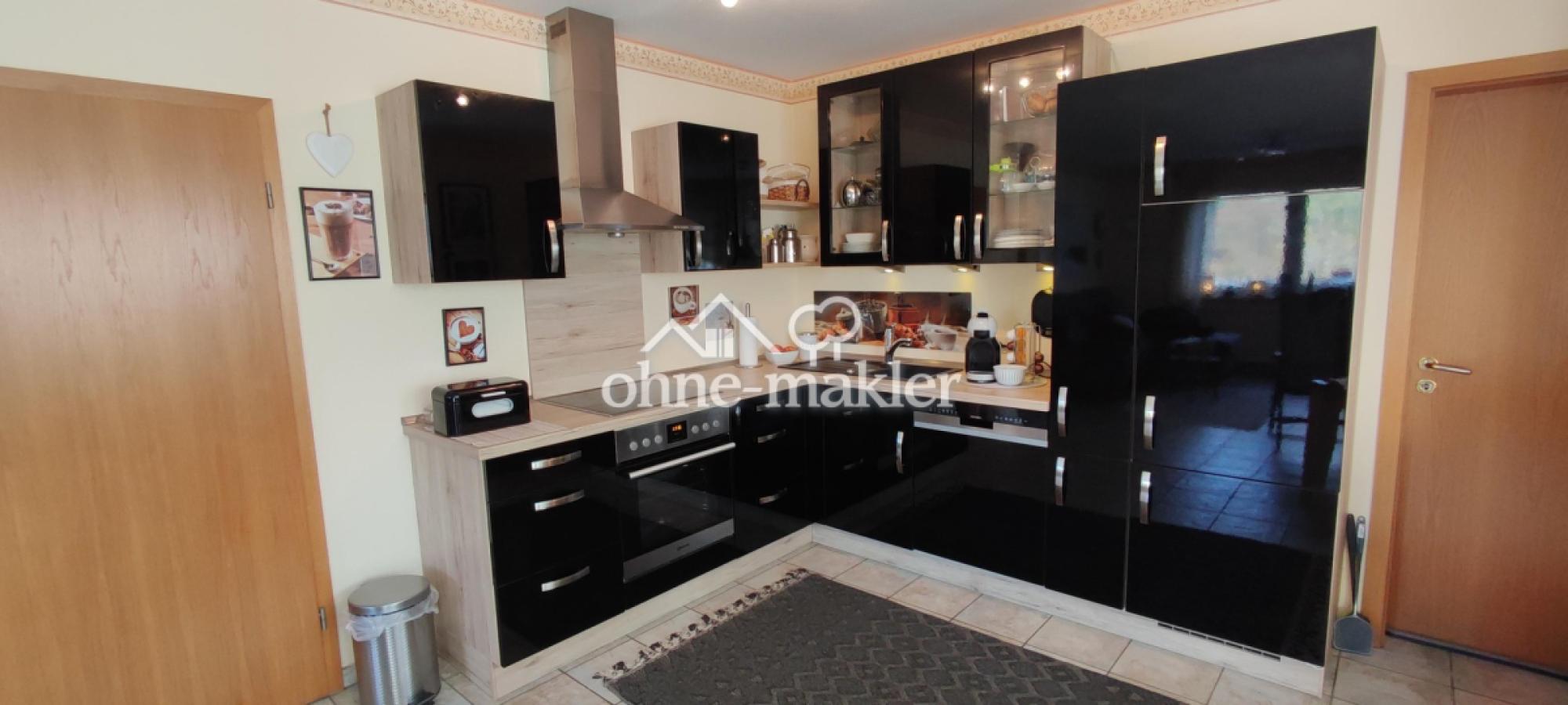 Moderne Hochglanz Einbauküche