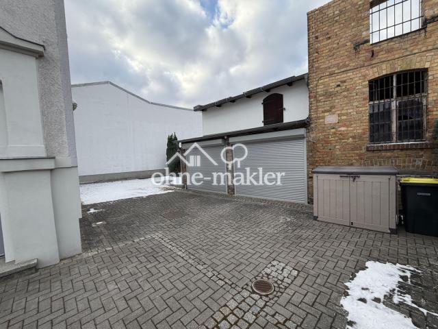 Hinterhof mit Stellplätze