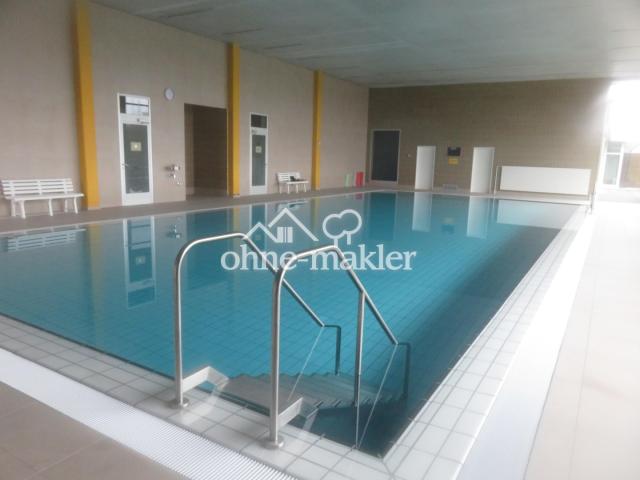 Schwimmbad mit Sauna aktuell