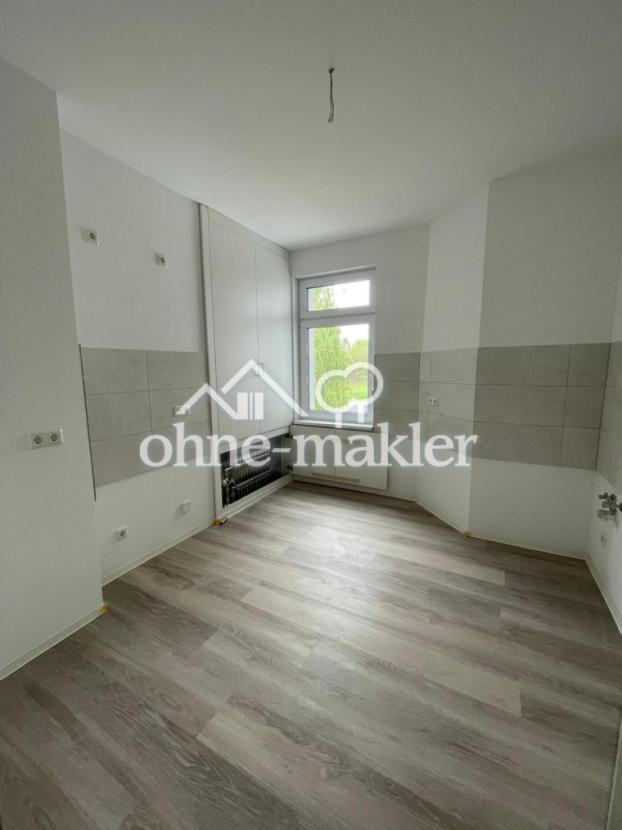 Küche mit Einbauschrank 