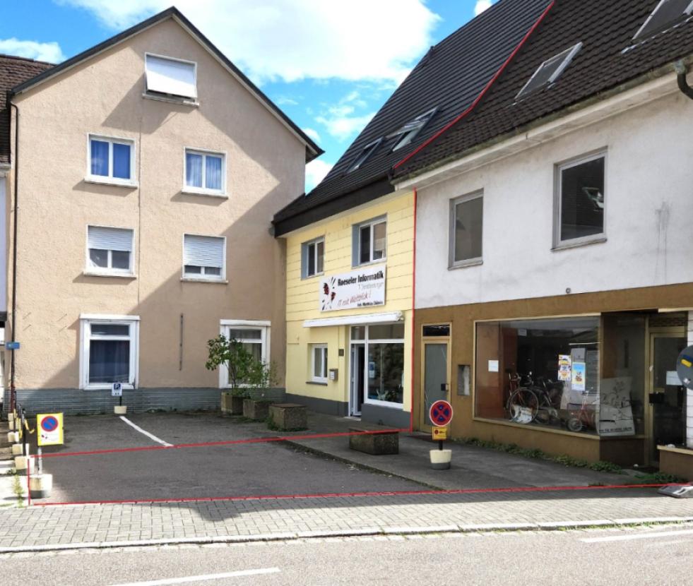 42 Nordseite vorm Haus