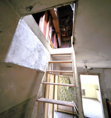 30 Dachboden Aufstieg