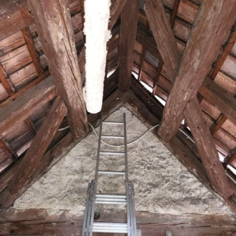 37 Dachboden Gebälk
