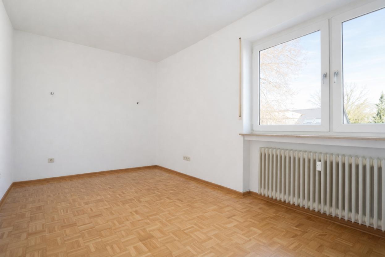 Das erste Schlafzimmer (Foto 2)