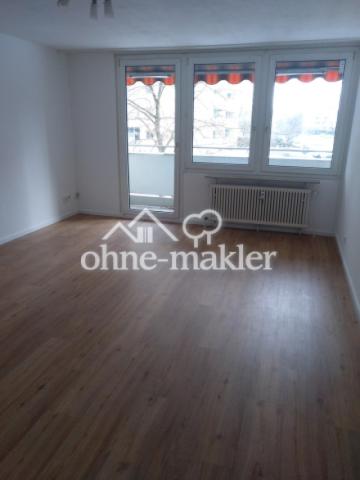 Blick von Flur in Zimmer