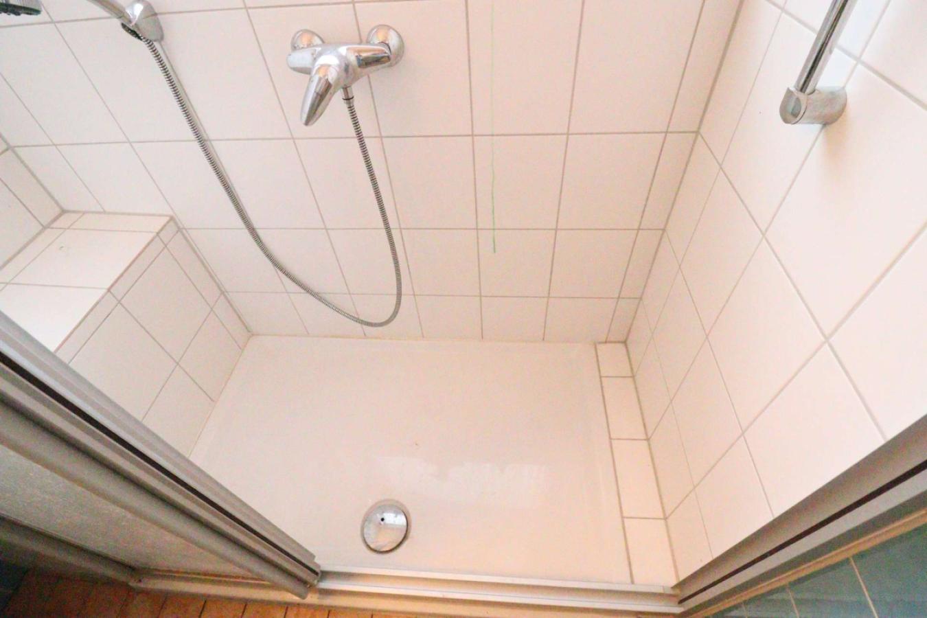 EG - bodentiefe Dusche