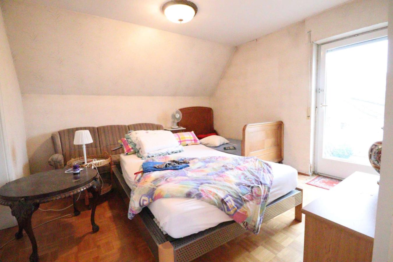 OG - Gästezimmer - Ausgang Balkon