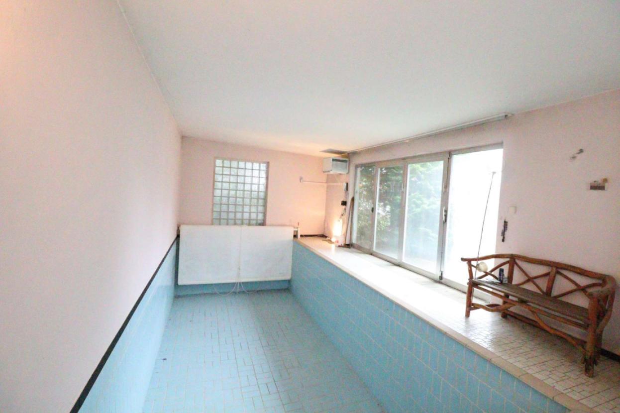 Schwimmhalle mit Gegenstromanlage