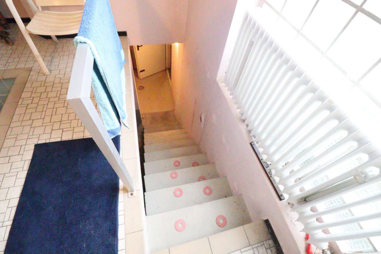 Zugang - Treppenaufgang - Schwimmhalle