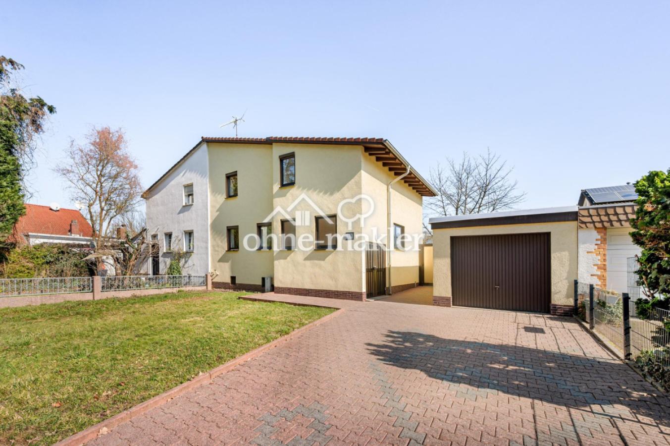 Doppelhaushälfte Vorderansicht