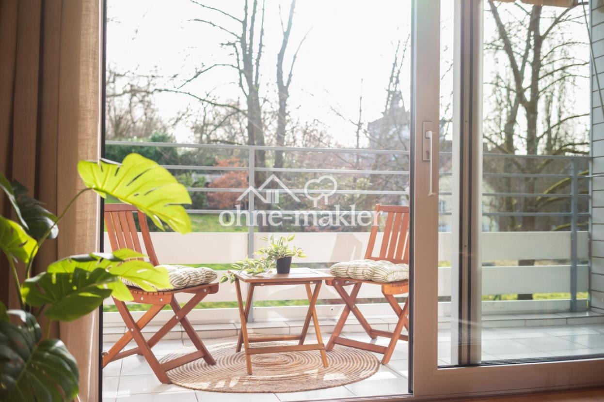 Balkon mit Ausblick ins Grüne