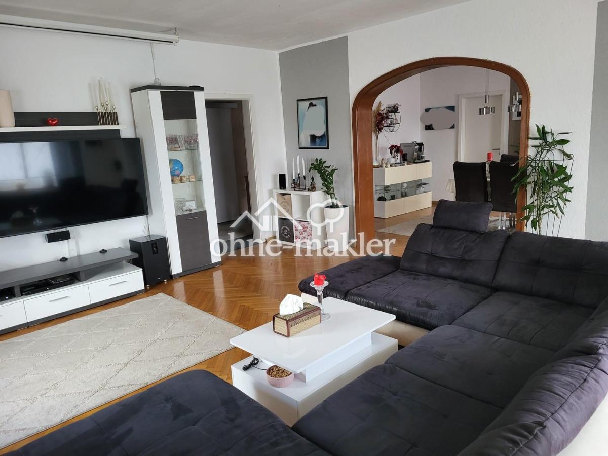 Wohnzimmer mit durchgangsbogen