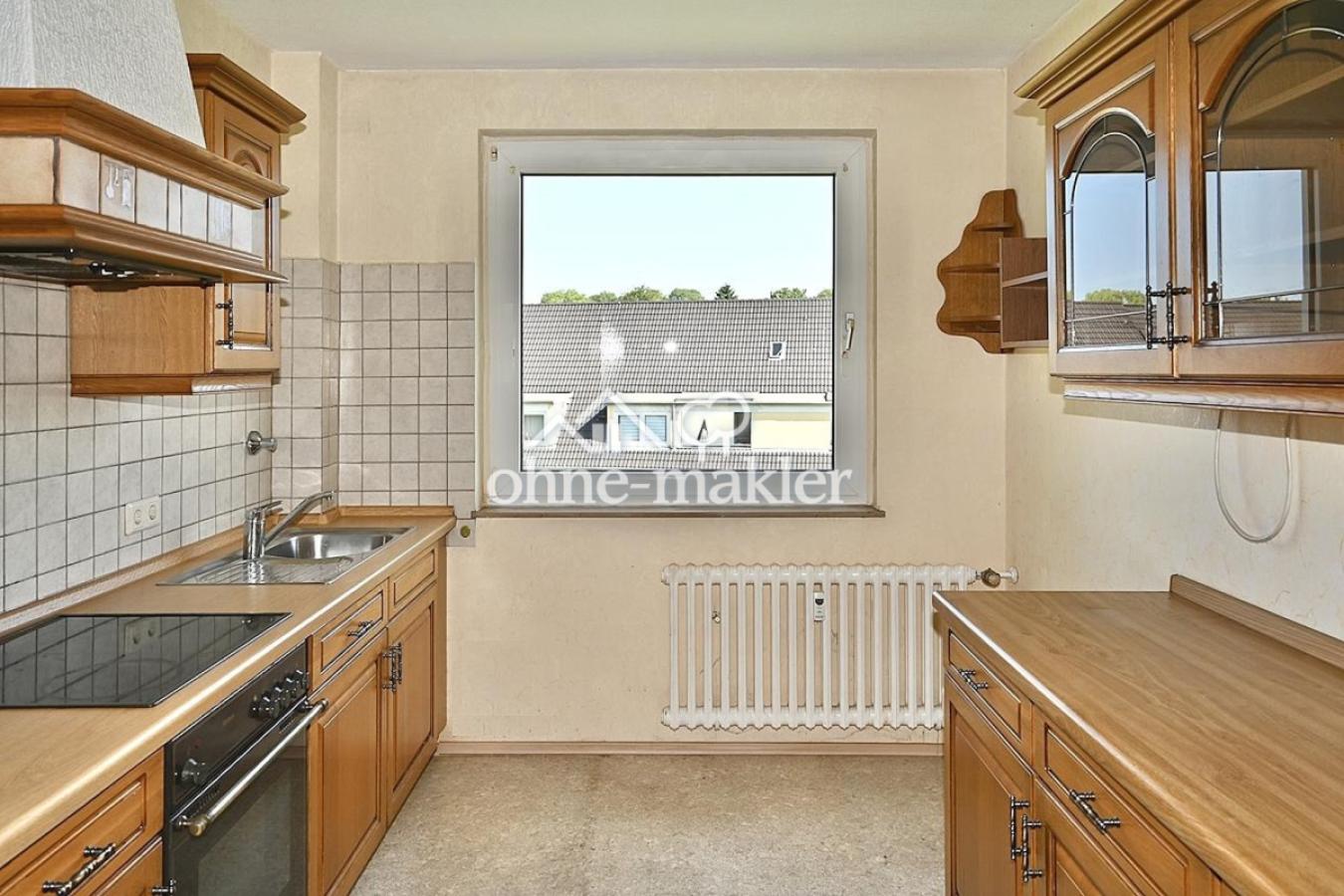 Küche mit Einbauküche