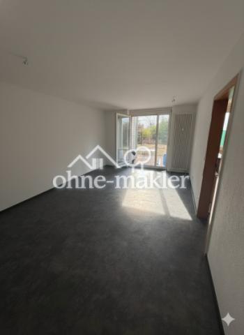 Wohnzimmer mit viel Licht