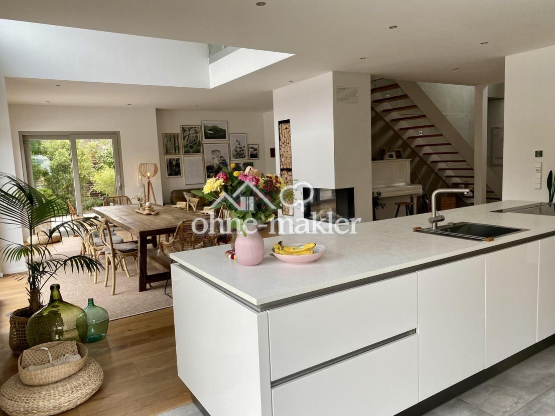 Blick von der Küche in Wohnber