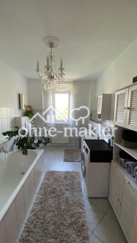 Riesiges Tageslichtbad 3. OG