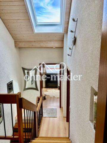 Blick DG Zimmer zum Schlafz.