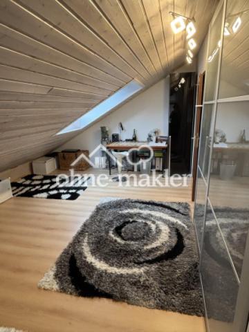 DG Zimmer, Ankleide-Arbeitsz