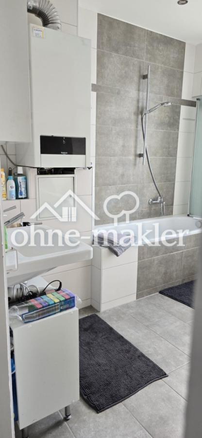 Badezimmer mit Badewanne