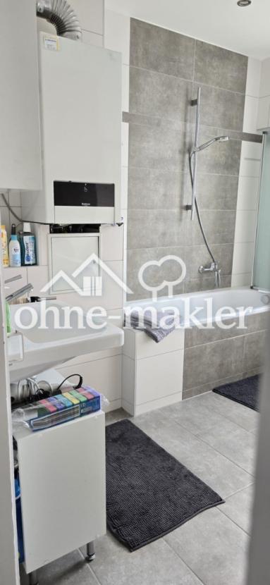 Badezimmer mit Badewanne