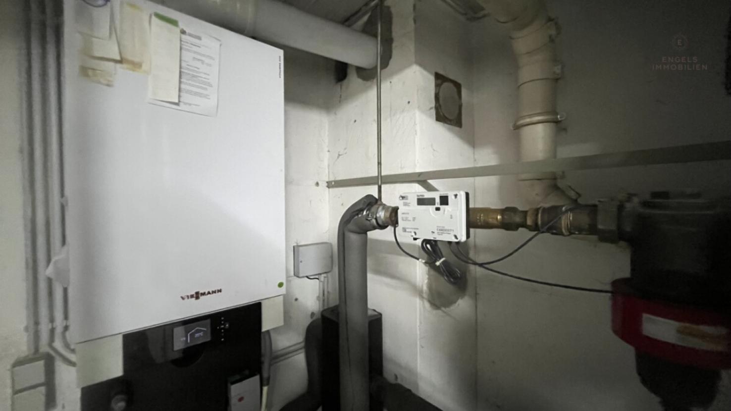 Brennwertheizung (Baujahr 2012)