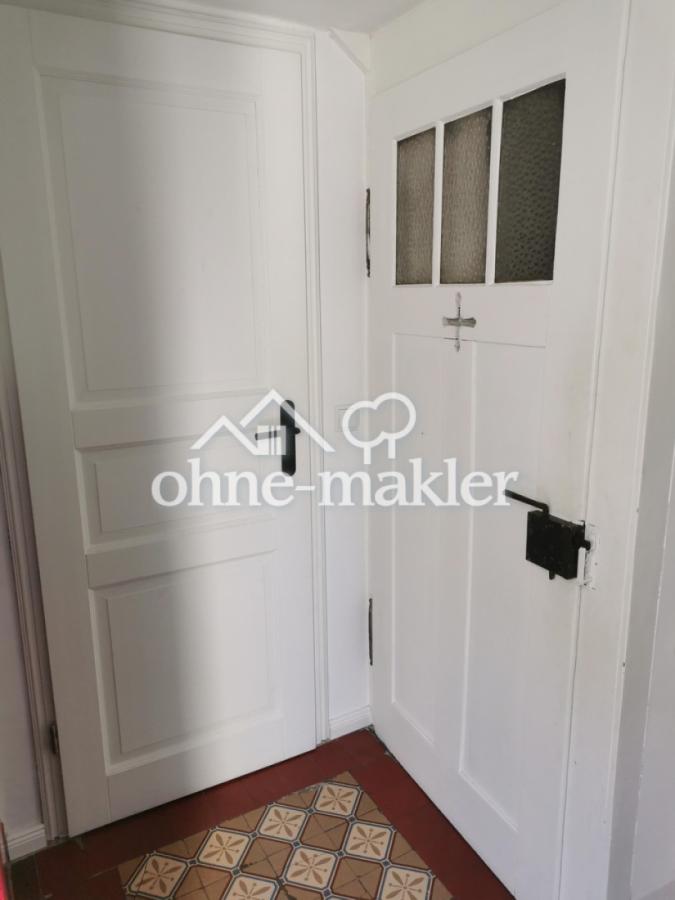 Gäste-WC li., Kellertür re.