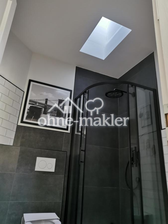 Badezimmer mit Tageslicht