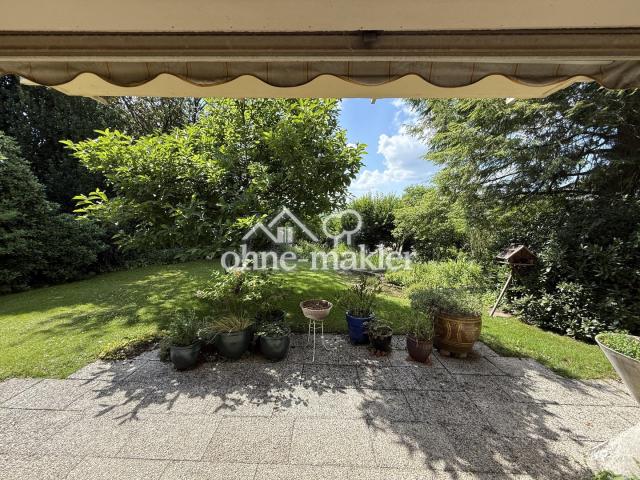 Blick v. Loggia in den Garten