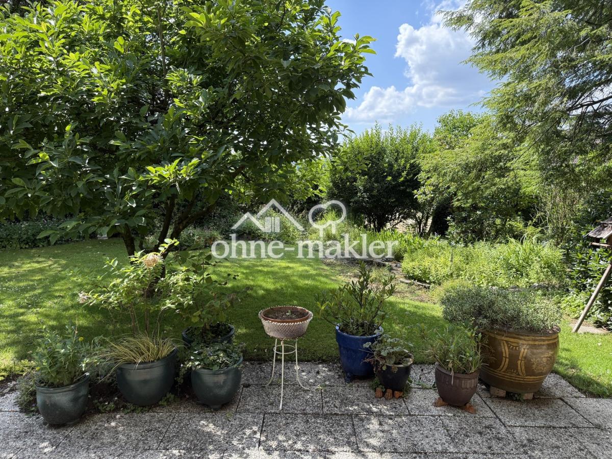 Blick v. Loggia in den Garten