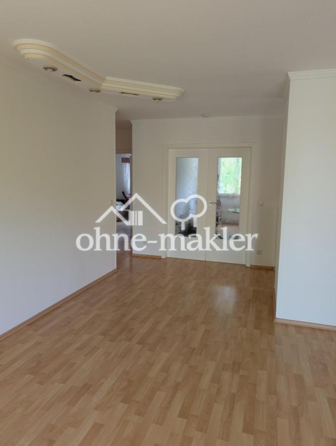 Wohnzimmer (andere Seite)