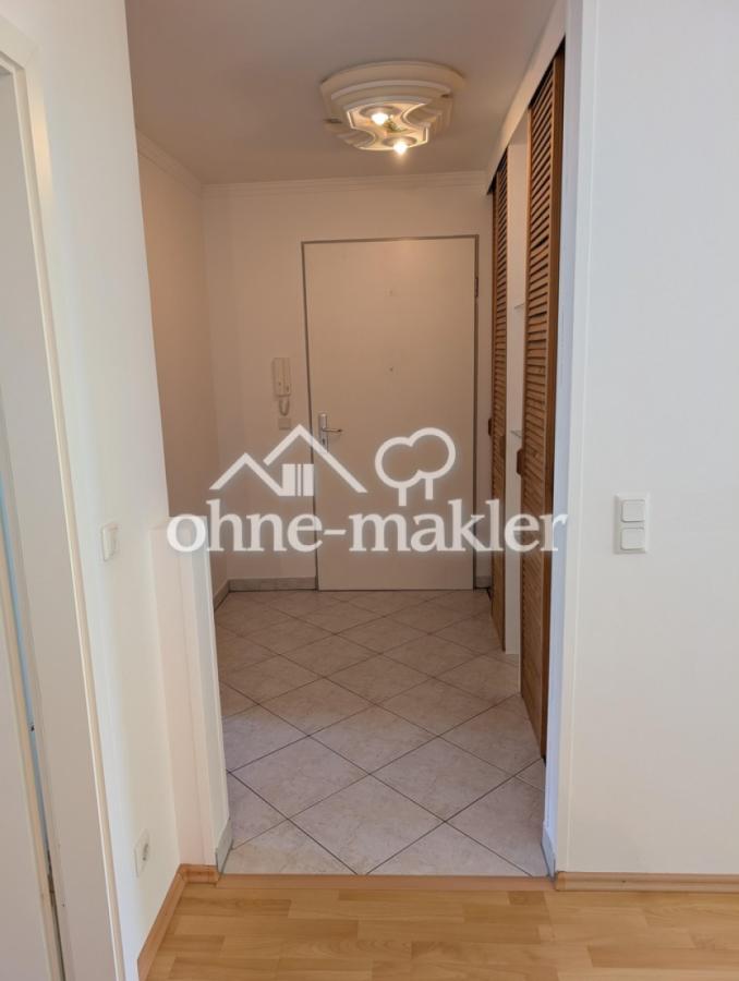 Flur 1  (Eingangstüre)