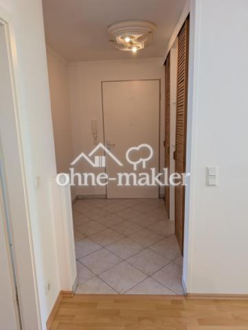 Flur 1  (Eingangstüre)