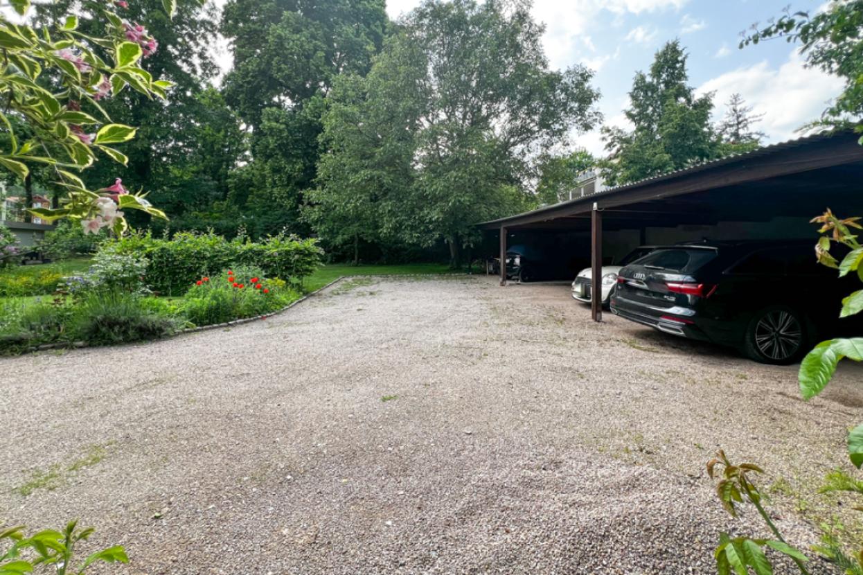 Stellplatz im Carport