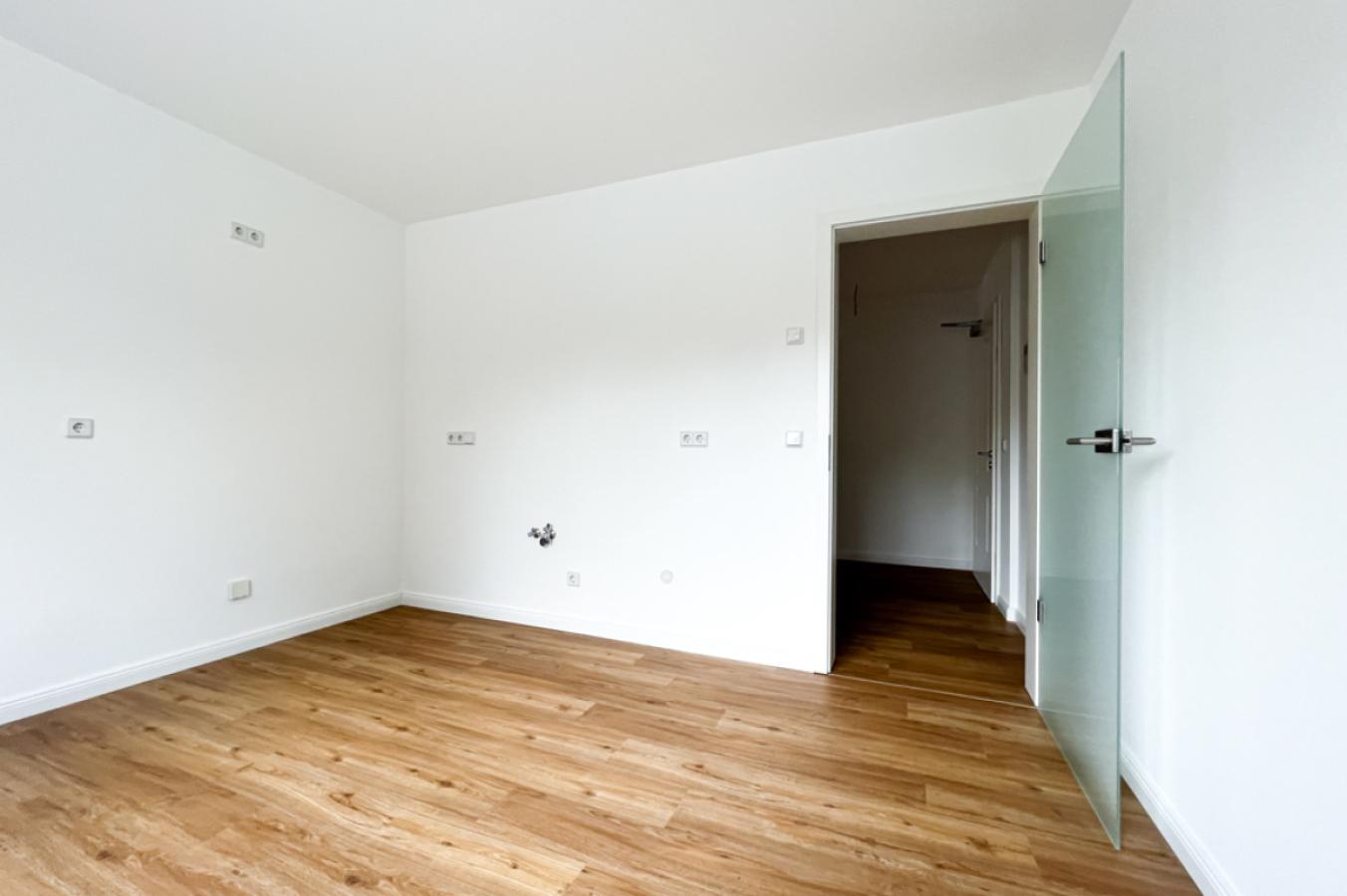 Küche mit Blick in den Flur