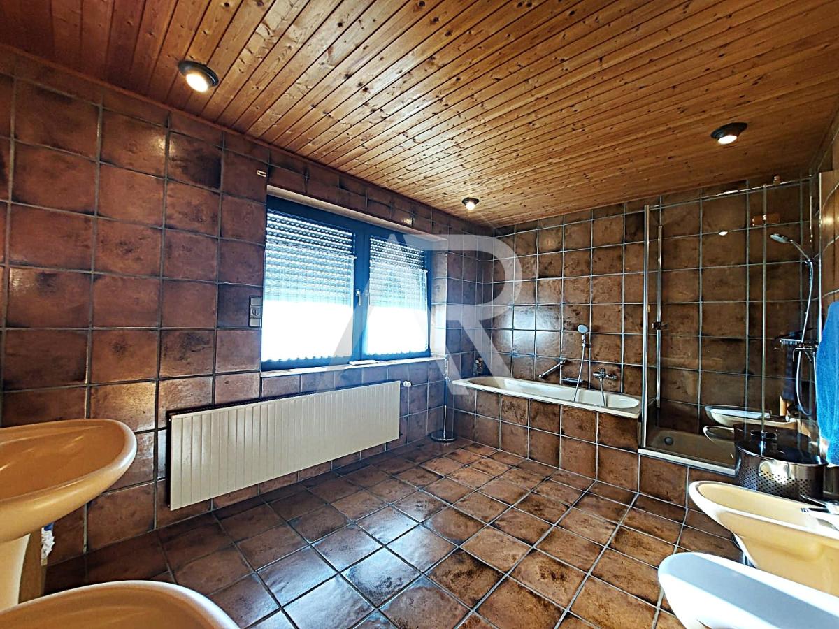 Wannen- Duschbad Obergeschoss