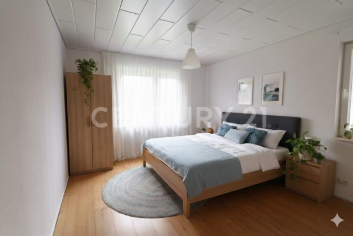 Schlafzimmer mit KI möbliert