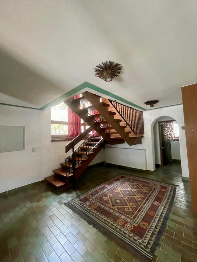 Treppenhaus u. Diele EG